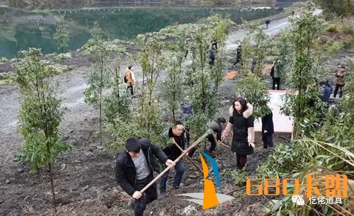 绝地求生和平精英免费透视辅助春寒料峭植树忙|道真开展春季义务植树活动