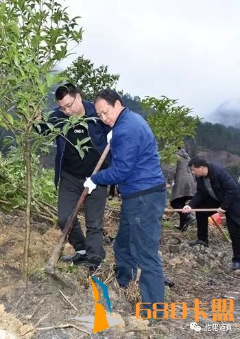 绝地求生和平精英免费透视辅助春寒料峭植树忙|道真开展春季义务植树活动